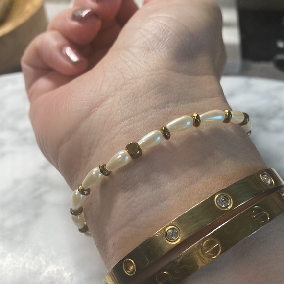 Fresh water pearl rice shaped bracelet with gold toned hematite bracelet - Picture 3 of 4